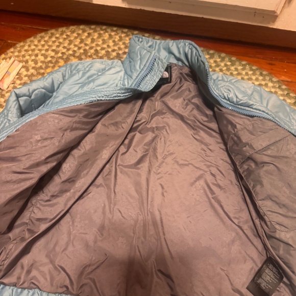The North Face light puffer jacket size 7-8 girls - Picture 4 of 7